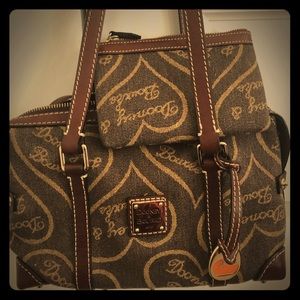 Handbag w/ matching coin/card purse